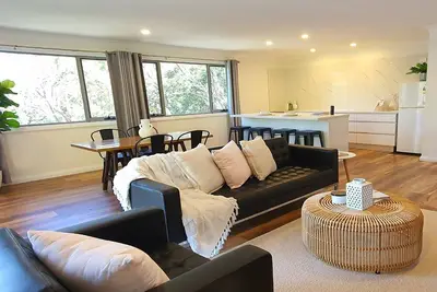 Image de Martha Jane's by HolidayCo.