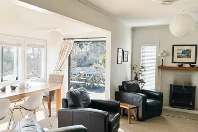 Image de Stylish Lakeside Living