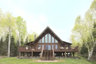 Image de Birch Haven | Spectacular Lakefront Log Cabin