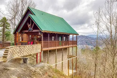 Image de Lazy Bear Hideaway - Hot Tub - Movie Theater
