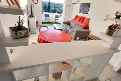 Image de T3 climatisé avec parking et Wi-Fi à 600 m des plages