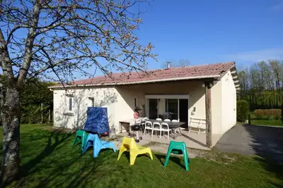 Image de Gîte avec piscine privée, couverte, chauffée à 150 m