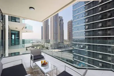 Image de Upgraded 2br with Dubai Canal Views