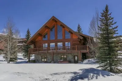 Image de Spacious log home, 3750sft. Great Mountain View