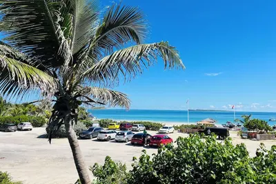 Image de Fanny 3, Place du village de la baie Orientale, vue mer en premiere ligne!