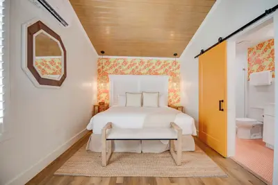 Image de Citrus Queen at Custom House Inn | Ideal Location On Duval!