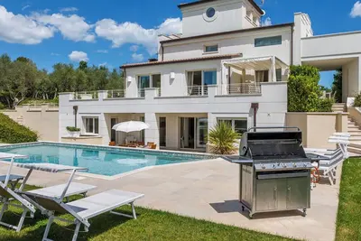 Villa Mandara 8+2, Emma Villas