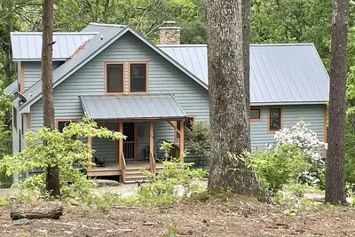 Image de Asheville - Blue Ridge Parkway Home, with hottub & grill.