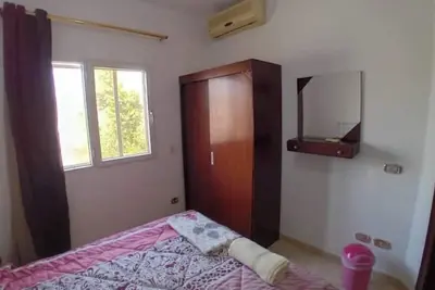 Image de 1037 · 2br Townhouse, Bath, Tv, Backyard