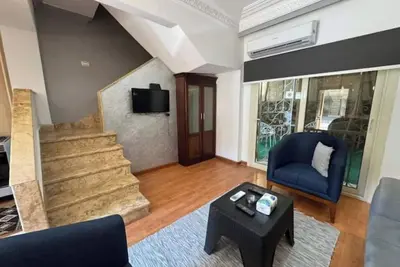 Image de 821 · 2br Townhouse, Bath, Tv, Backyard