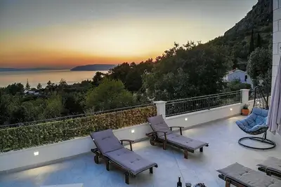 Image de Elegant Villa, Private Pool, Jacuzzi, Sauna, Games Room, Stunning Sea Views on the Makarska Riviera!