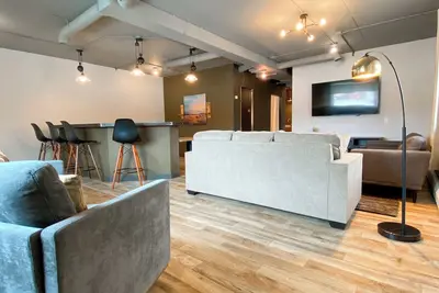 Image de Modern meets historic charm! Unique stay in historic little town on the prairie