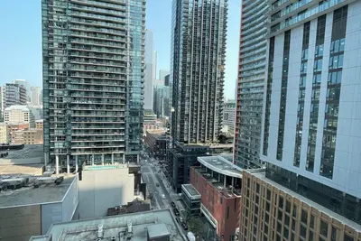 Image de 1 + 1 Bedroom Apartment In Entertainment District Downtown Toronto