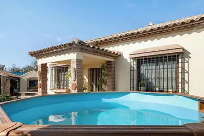 Image de Maison de vacances 'Ayala' avec vue montagne, piscine privée et Wi-Fi