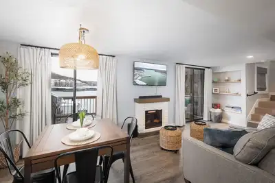 Lakefront Home in a Quiet Cove with Private Dock, Swim Deck, 3 Kayaks & Firepit