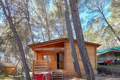 Image de Maison de campagne 'Cabaña De Madera 2' avec vue sur les montagnes, piscine et climatisation