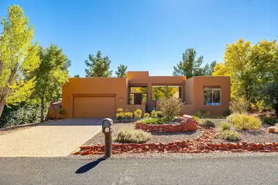 Image de Thunder Mountain View | Hot Tub | Red Rock Views | Private Yard