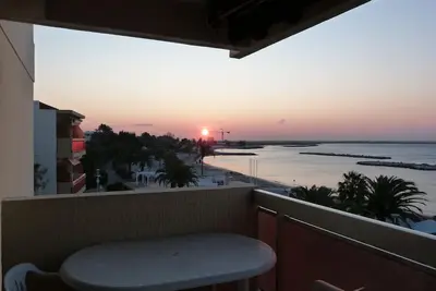 Image de T2 4 personnes Bord de mer Pieds dans L eau
