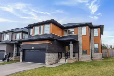 Image de Modern and Luxurious - 28 Minutes from Niagara Falls!