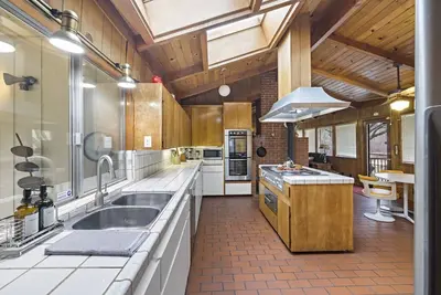 Mid-Century-Modern Mountain Gem