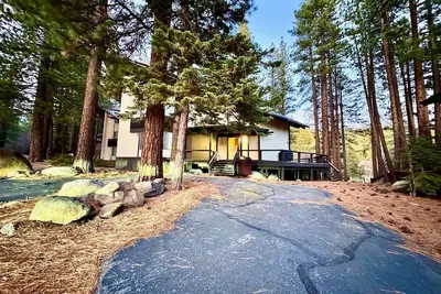 Image de First Fairway Condo · Walk to Golf and Lake · Incline Village