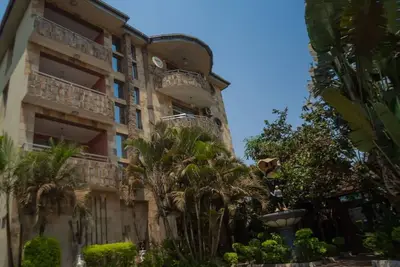 Image de Grande chambre d'hôtel et petit-déjeuner gratuit