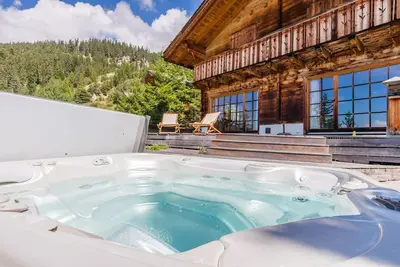 Image de Chalet de prestige au départ de toutes les randonnées et accès Crans Montana
