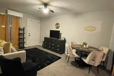 Image de Cozy 2-bedroom apartment in amazing Houston with WiFi, Ac.