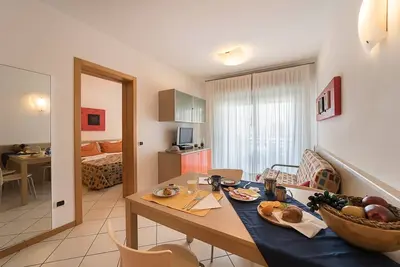 Image de Joli appartement avec piscine