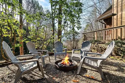 Image de Free Dollywood Tix/Views/Dog Friendly/PoolTable