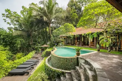 Image de Tropical 4br Villa w/ Infinity Pool in ubud, 6 mins to central