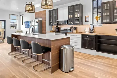 Spacious Downtown Indy Home – Perfect for Groups