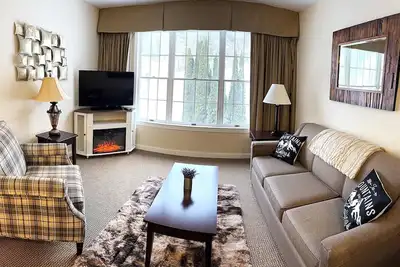 Image de Mountain View Suite at Jiminy Peak - Ski On Off - Near Elevator, Pool, and Lobby