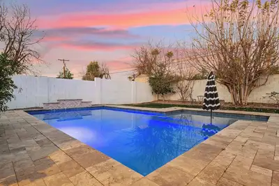 Image de Luxurious Villa with Private Pool - Sleeps 14!