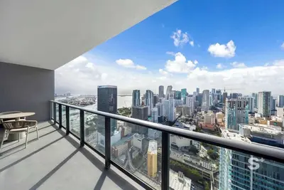 Image de Luxe 1-Bd Condo with Stunning Downtown Views