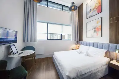 Stunning Studio Living in Central Hastings