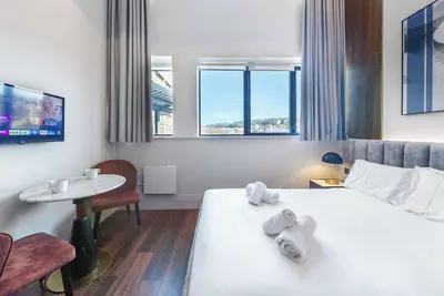 Fabulous Central Hastings Studio Living