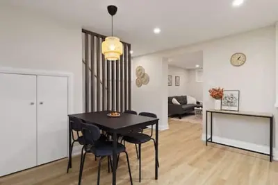 Image de Basement unit - Fully Renovated Beautiful stay