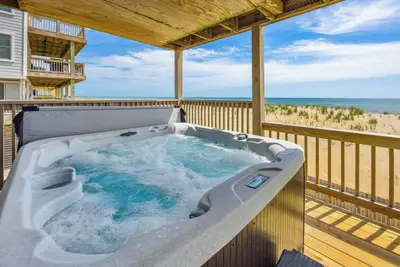 Image de Oceanfront Dog Friendly w/ Private Pool, Hot Tub, Game Loft, Wet Bar, Basketball