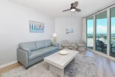 Image de Condo in the heart of Destin! Lagoon-style pool and tons of great amenities!