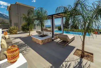 Image de 3 Bedroom Villa with private infinity pool and Gym, Stunning Views