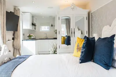 Image de Suite-Vue sur Jardin-Salle de bain privée séparée-Prestige-Private entrance