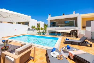 Image de Villa Clara do Sol - Quatre Chambres Villa, Couchages 8