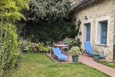 Image de Studio en pierre dans le domaine de la maison d'hĂ´tes \" La Closerie\"