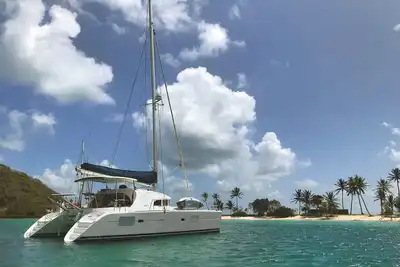 Image de Timaiao, catamaran Lagoon 380, half board, crew & all expenses included. \n