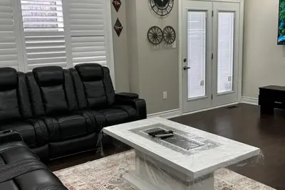 Image de Luxury home Markham and Steeles