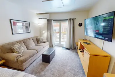 Image de New! Expedition Station 117 - Brigham Junior Studio