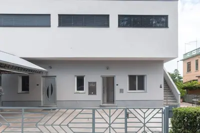 Image de Sleek and Stylish Apartment with Terrace - Studio Apartment with Terrace