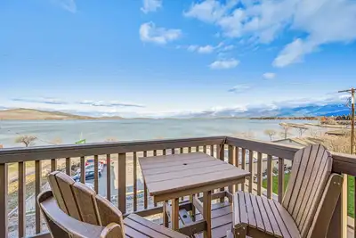 Walk to Flathead Lake: Polson Home w/ Balcony