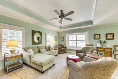Image de 3 Mi to Downtown Tyler: Home w/ Fenced Yard!